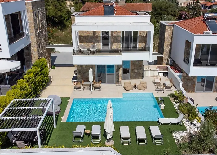 The Miracle Villa - Deluxe, Sea View, BBQ, Private Pool